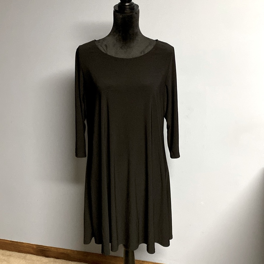 Black dress with crew neck